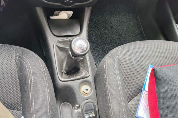 Used Peugeot 207 2010 Hatchback 1.4L Manual Yule Edition Gear Lever
