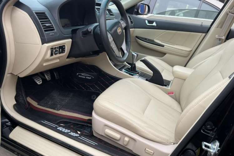 Used BYD G6 2013 2.0L Manual Luxury Version