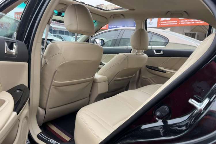 Used BYD G6 2013 2.0L Manual Luxury Version