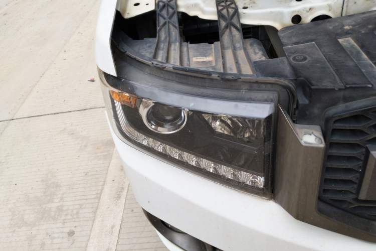 Used Huanghai N3 2018 2.5T Manual 4x4 Prestige Edition JE4D25Q5A
