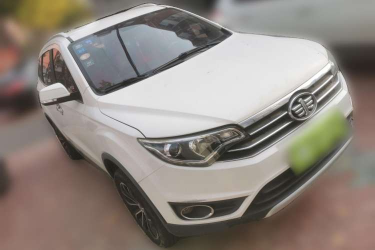 Used FAW Senya R7 2016 1.6L Manual Luxury Model
