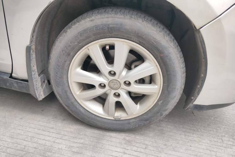 Used Nissan Tiida Sedan 2008 1.6L Automatic Fashion Edition Right Front Wheel Hub