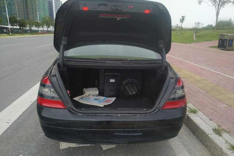 Used Mercedes-Benz S-Class 2008 S 350 L 4MATIC Trunk