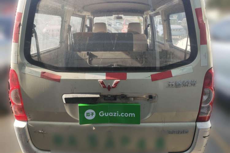 Used Wuling Rongguang 2011 1.2L Base Version
