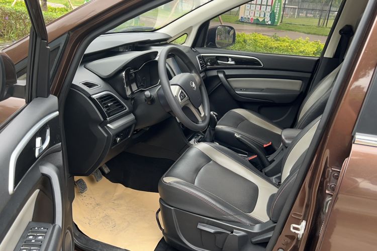 Used HYOSOW H3 2015 1.5L manual luxury version
