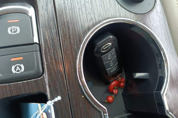 Used GAC Trumpchi GS5 Super 2015 1.8T Automatic 4x4 Prestige Edition
