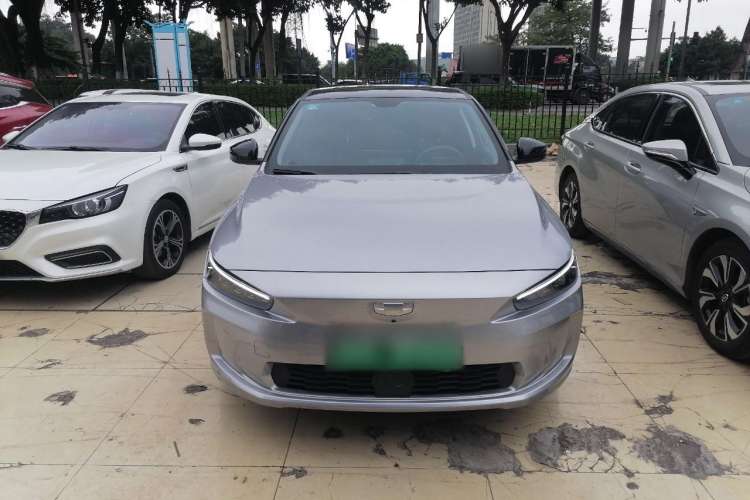 Used Geometry A 2022 Pro 600KM Red Apple Plus