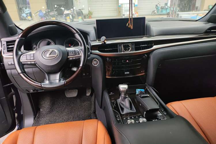 Used Lexus LX 2016 570 Prestige Luxury Edition Center Console