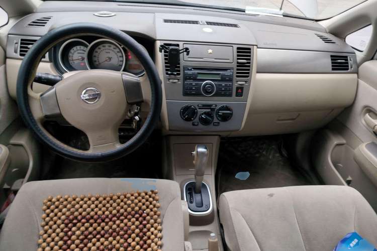 Used Nissan Tiida Sedan 2008 1.6L Automatic Fashion Edition Center Console