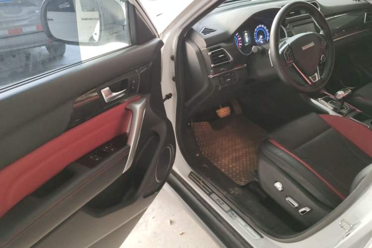 Used Haval H2 2018 Blue-Label 1.5T Dual-Clutch Two-Wheel-Drive Luxury Model
