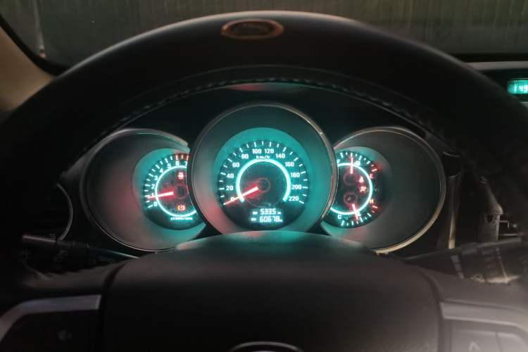 Used CHANGAN Eado 2012 1.6L Manual Luxury Version China IV Standard
