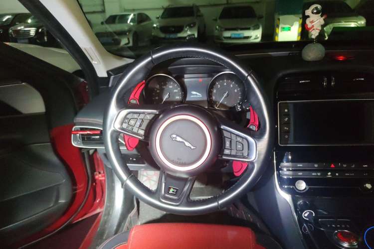 Used Jaguar XE 2017 2.0T 200 PS R-Sport
