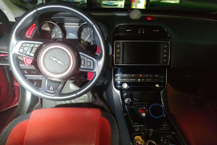 Used Jaguar XE 2017 2.0T 200 PS R-Sport
