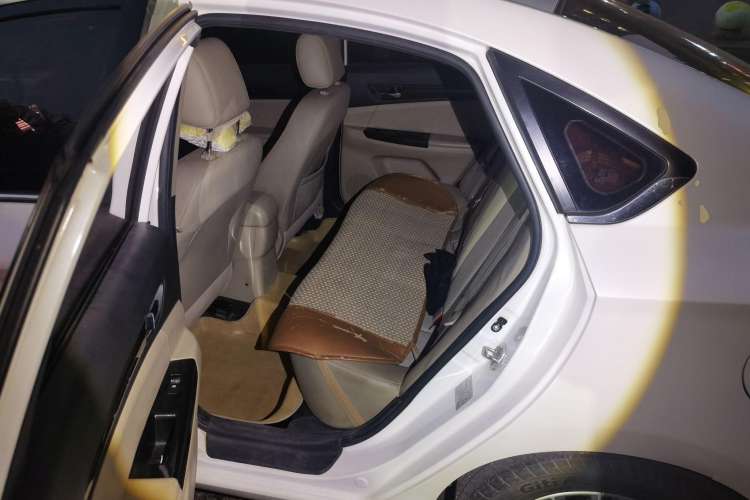 Used CHANGAN Eado 2012 1.6L Manual Luxury Version China IV Standard
