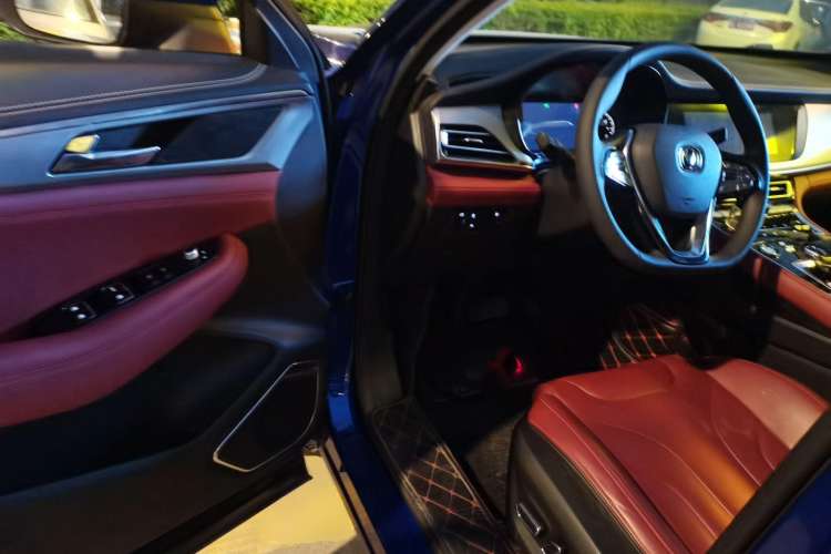 Used Changan CS85 COUPE 2019 1.5T DCT Version China VI Standard
