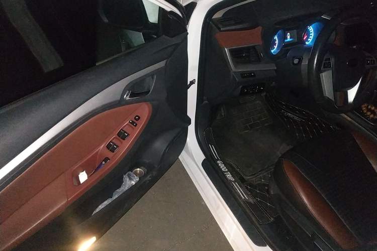 Used BYD G5 2014 1.5TID Automatic Prestige Model
