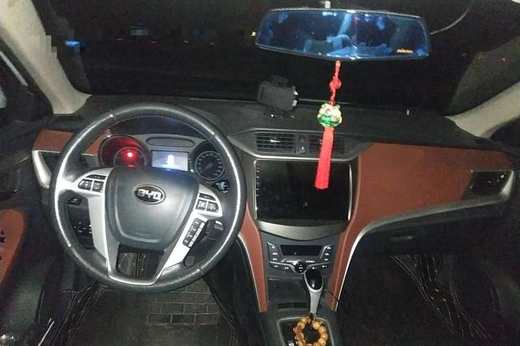 Used BYD G5 2014 1.5TID Automatic Prestige Model
