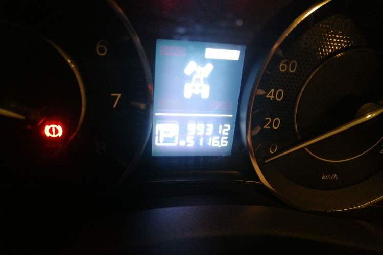 Used Nissan Patrol 2018 4.0L LinkedIn Edition Odometer Close Up