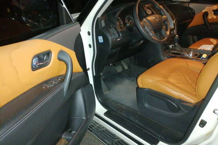 Used Nissan Patrol 2018 4.0L LinkedIn Edition Driver Seat