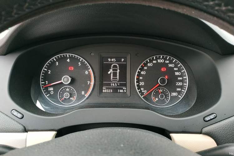 Used Volkswagen Sagitar 2014 Revised Version 1.4TSI Automatic Luxury Edition
