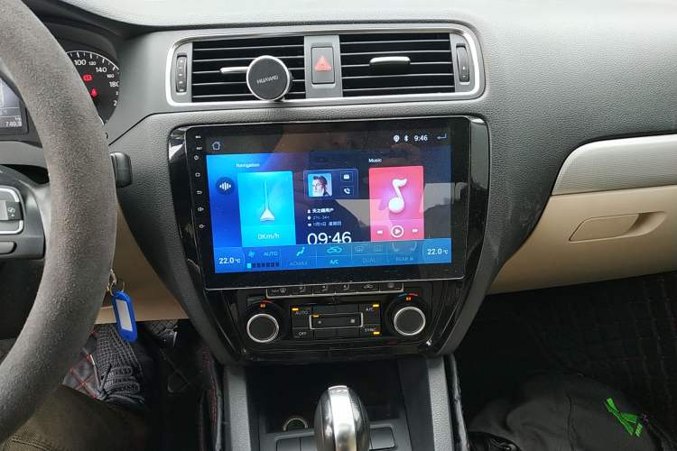 Used Volkswagen Sagitar 2014 Revised Version 1.4TSI Automatic Luxury Edition
