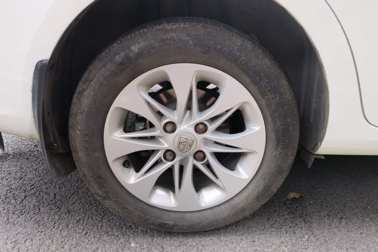 Used Baojun 630 2013 1.5L manual Comfort trim