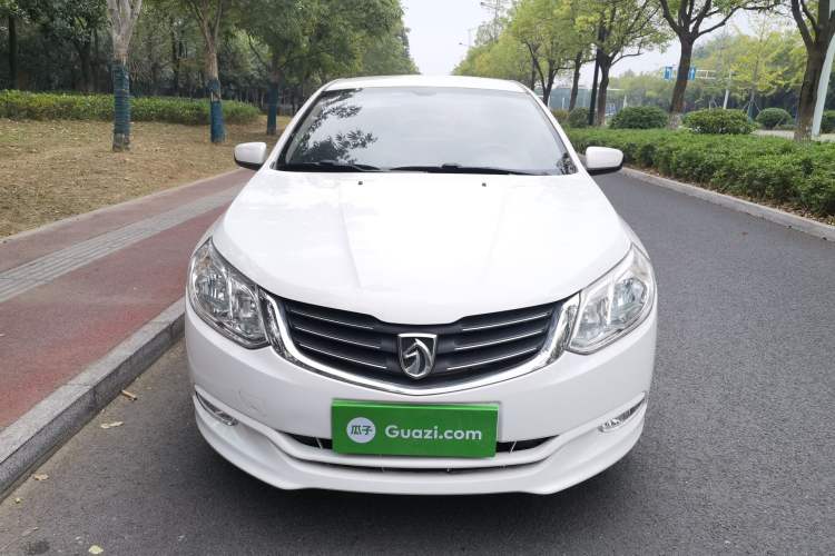 Used Baojun 630 2013 1.5L manual Comfort trim