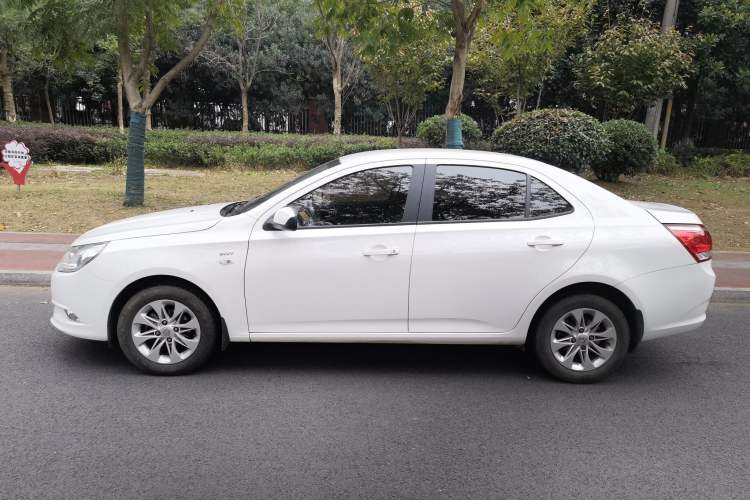 Used Baojun 630 2013 1.5L manual Comfort trim