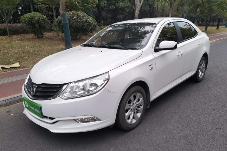 Used Baojun 630 2013 1.5L manual Comfort trim