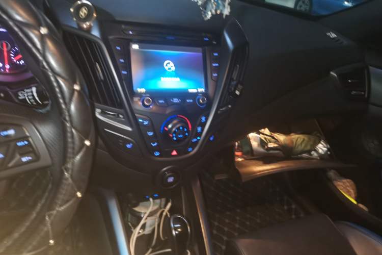 Used Hyundai Veloster 2015 1.6T Automatic Luxury Edition
