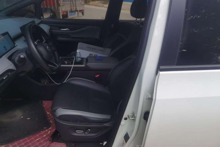 Used Hycan Z03 2022 620 km Range Trendy Cool Version 160 kW 76.8 kWh