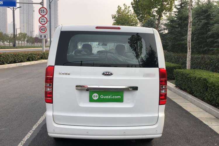 Used JAC Refine M3 2022 1.8L 7-seat Standard Edition