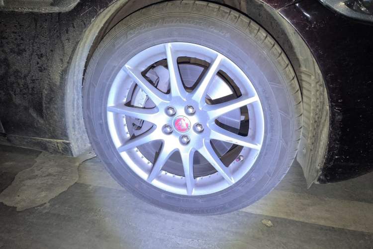 Used Jaguar XJ 2014 XJL 2.0T Two-Wheel-Drive Elegant Business Edition
