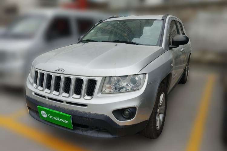 Used Jeep Compass 2011 2.0L two-wheel drive sport version