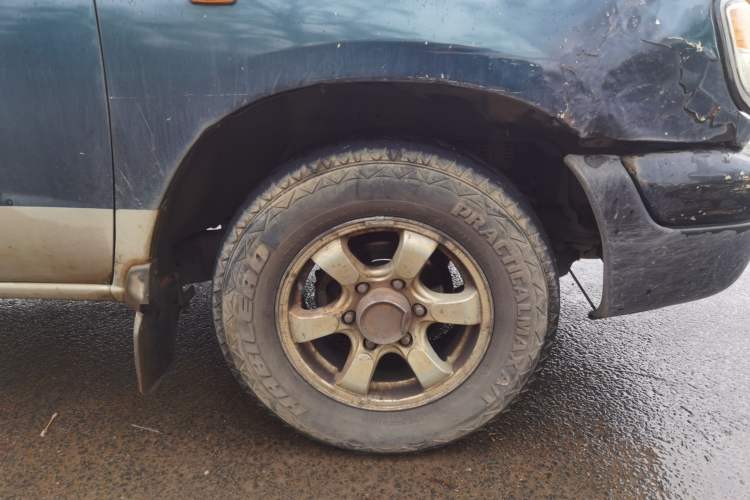 Used Dongfeng Ruichi 2013 2.5T Diesel Two-Wheel-Drive Standard Version ZD25TCI