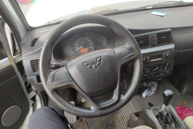 Used Wuling Zhiguang Small Truck 2016 1.2L Single-Row LSI