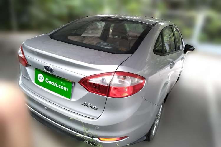 Used Ford Fiesta 2013 Sedan 1.5L Manual Fashion Edition
