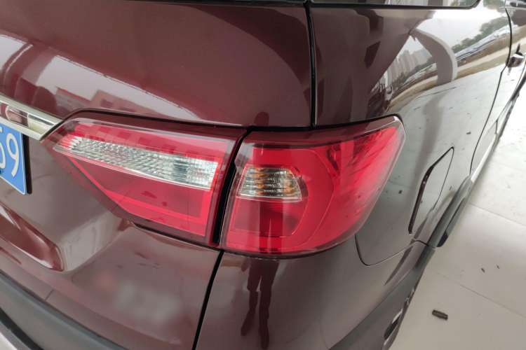 Used Dongfeng Fengon 370 2018 S370 1.5L CVT Luxury 7-Seater