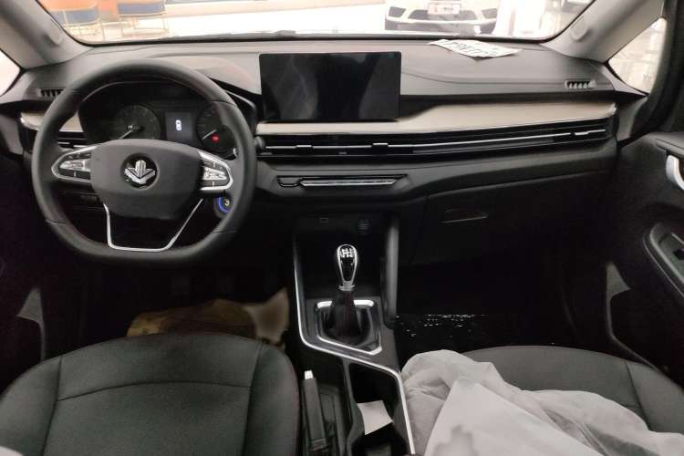 Used Livan X3 PRO 2022 1.5L Manual Little Cutie