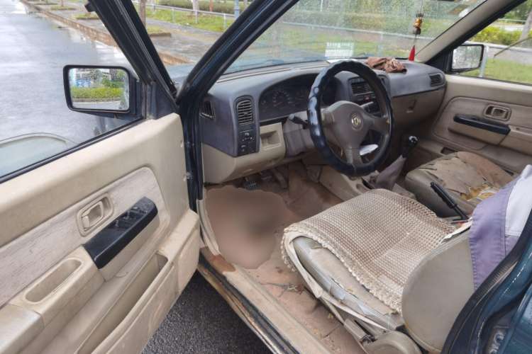 Used Dongfeng Ruichi 2013 2.5T Diesel Two-Wheel-Drive Standard Version ZD25TCI