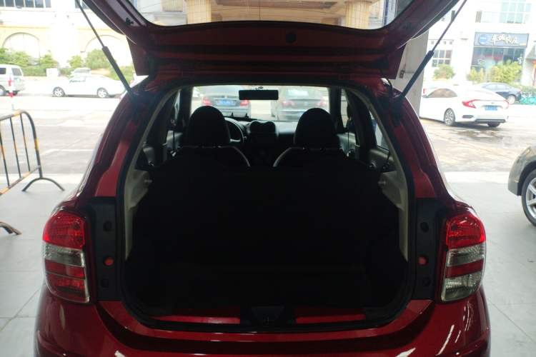 Used Nissan March 2010 1.5L Automatic Easy-Style Version
