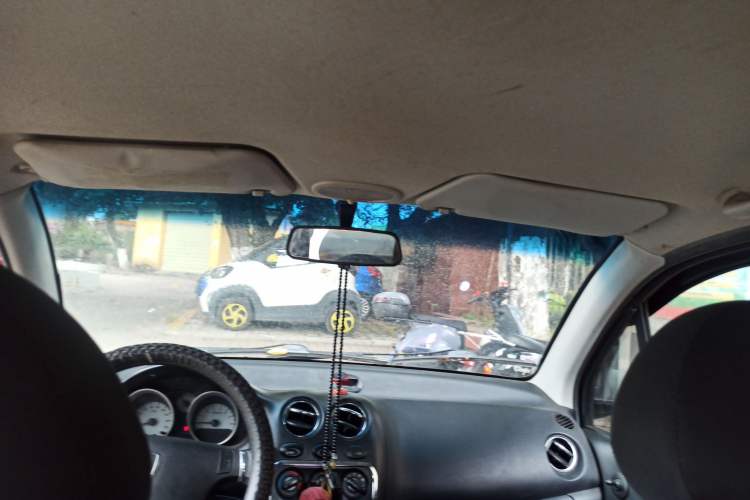 Used Baojun  2012 Revised Version 1.2L Manual Sporty Edition Dynamic Type
