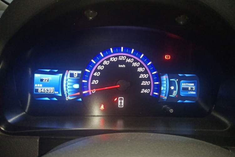 Used BYD M6 2013 2.4L Manual Luxury Model
