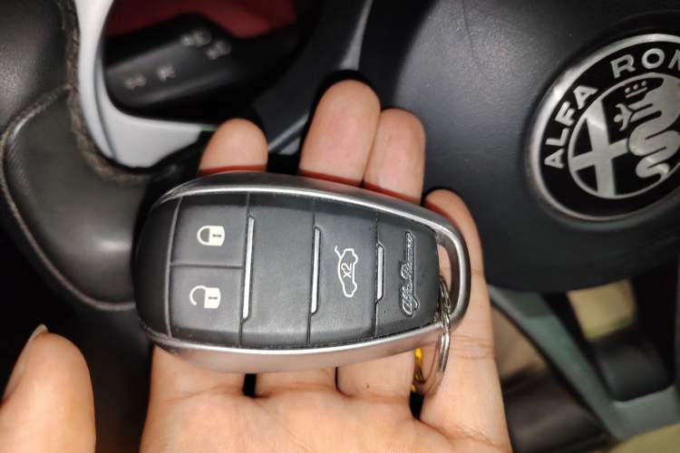 Used Alfa Romeo Giulia 2017 2.0T 280HP Milano Limited Edition Vehicle Key