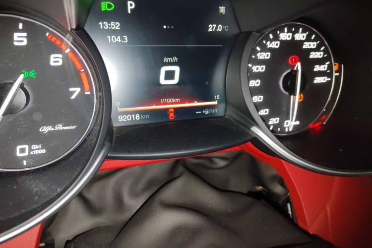 Used Alfa Romeo Giulia 2017 2.0T 280HP Milano Limited Edition Odometer Close Up