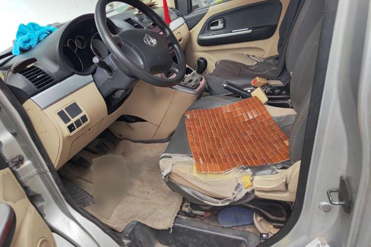 Used CHANGAN KAICHENG Ruixing M90 2017 2.0L Value Edition 6-Seater Hatchback 4G94S