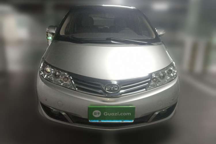 Used BYD M6 2013 2.4L Manual Luxury Model
