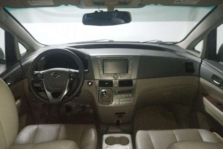 Used BYD M6 2013 2.4L Manual Luxury Model
