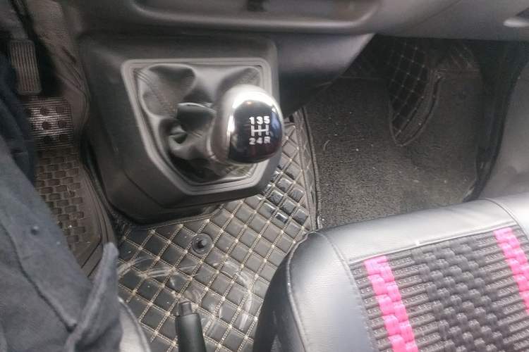 Used JMC Transit 2021 2.8T Space King Standard Version Short Wheelbase Mid-Height Roof 6-Seater Diesel Euro VI JX493
