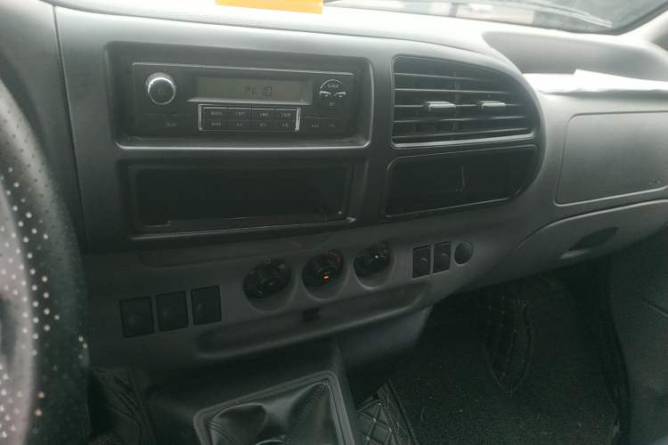 Used JMC Transit 2021 2.8T Space King Standard Version Short Wheelbase Mid-Height Roof 6-Seater Diesel Euro VI JX493
